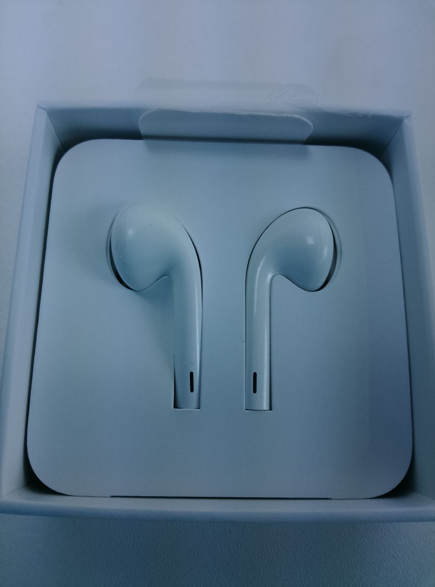 Apple EarPods - pohled 2