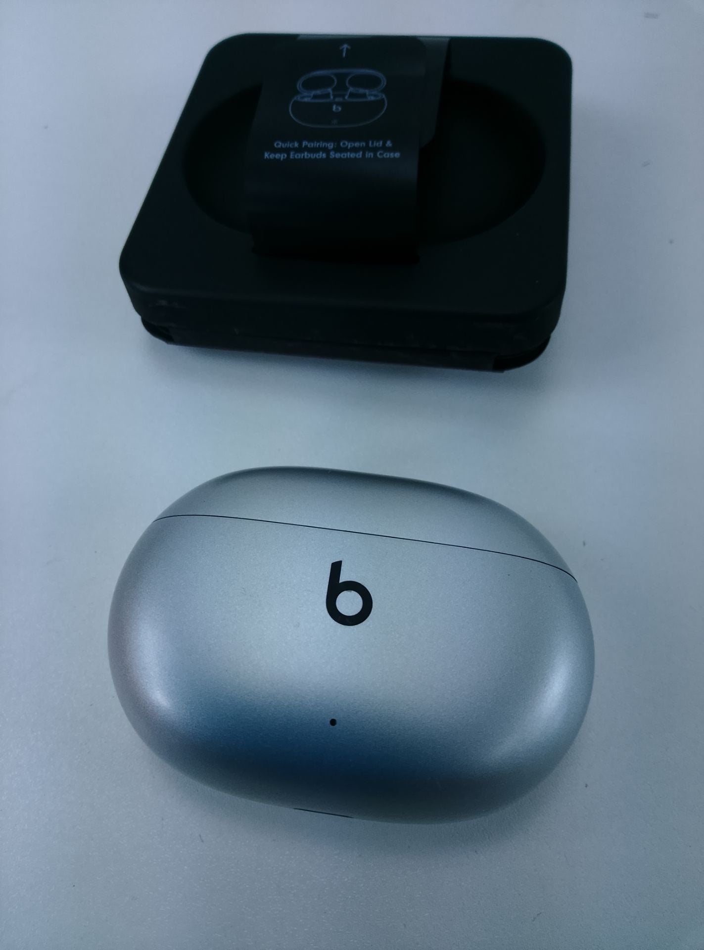 Beats Studio Buds+ - pohled 2