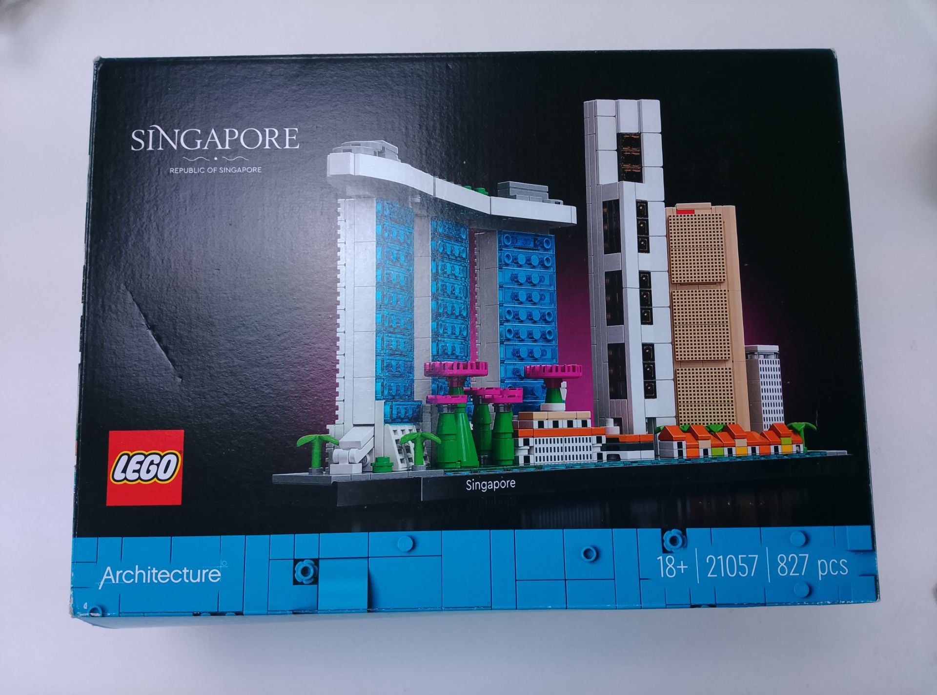 LEGO 21057 - čelní pohled