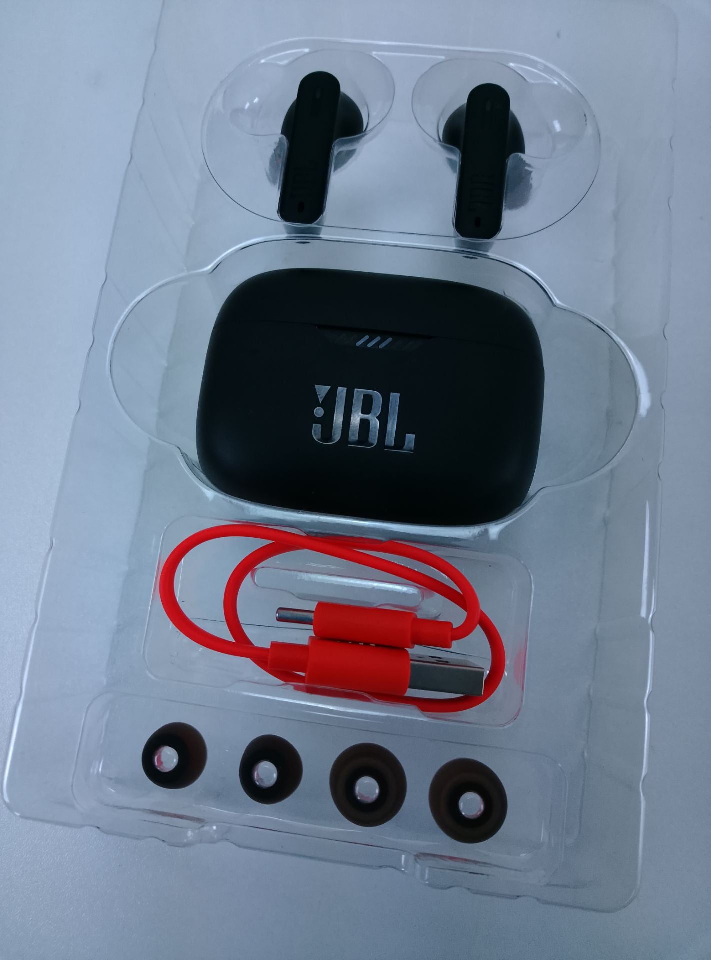 JBL Tune230NC - čelní pohled