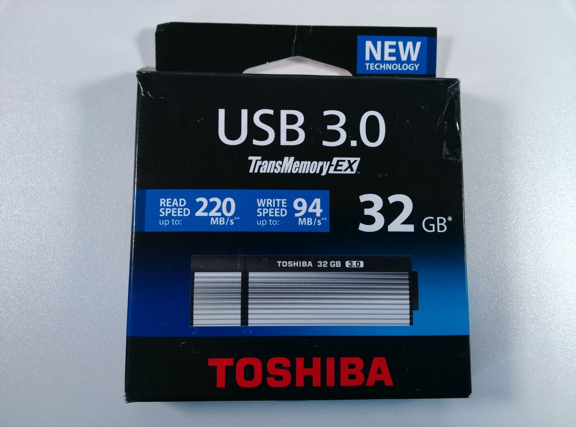 Toshiba 32 GB 3.0 - čelní pohled