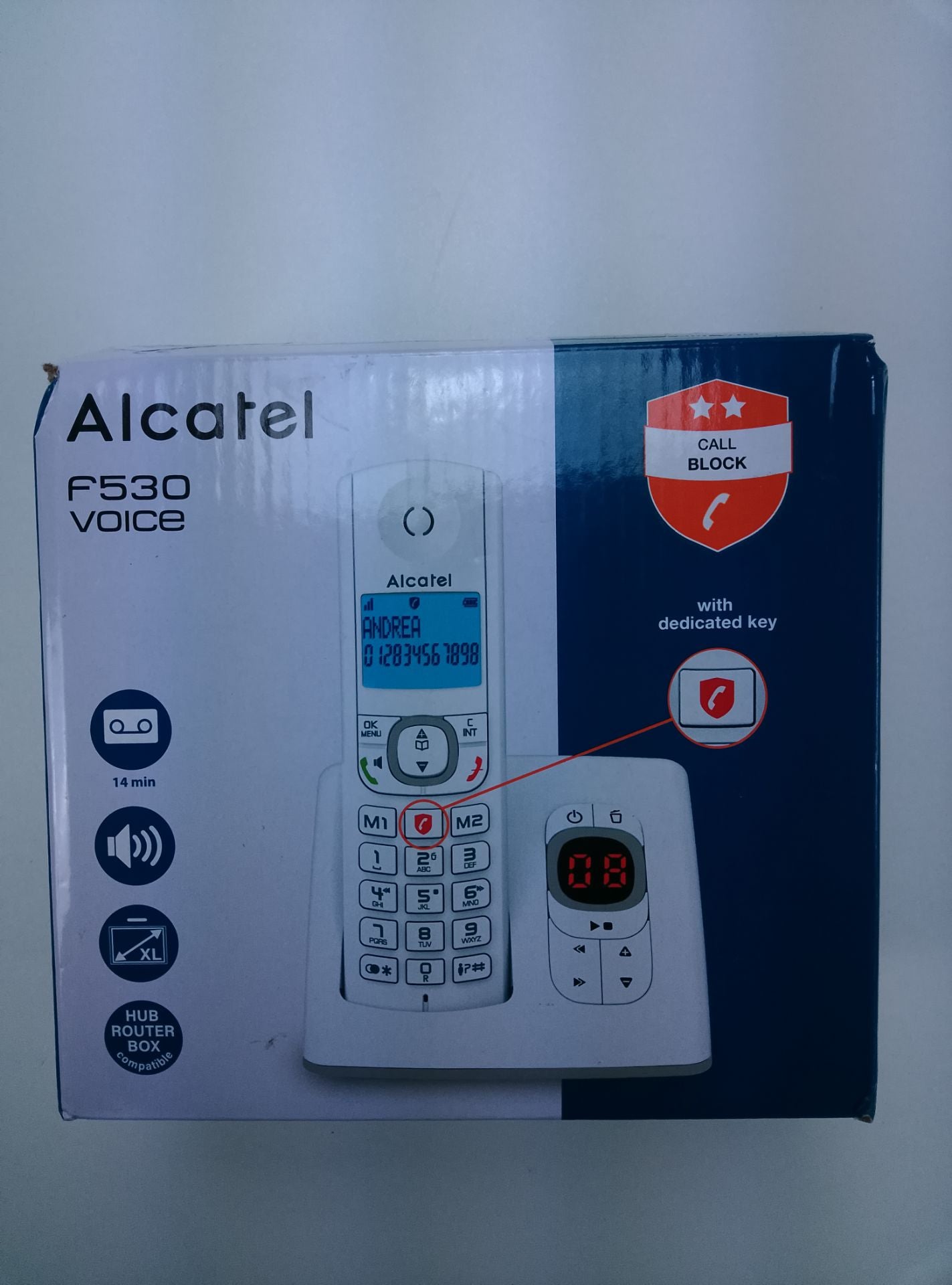 Alcatel F530 voice - čelní pohled