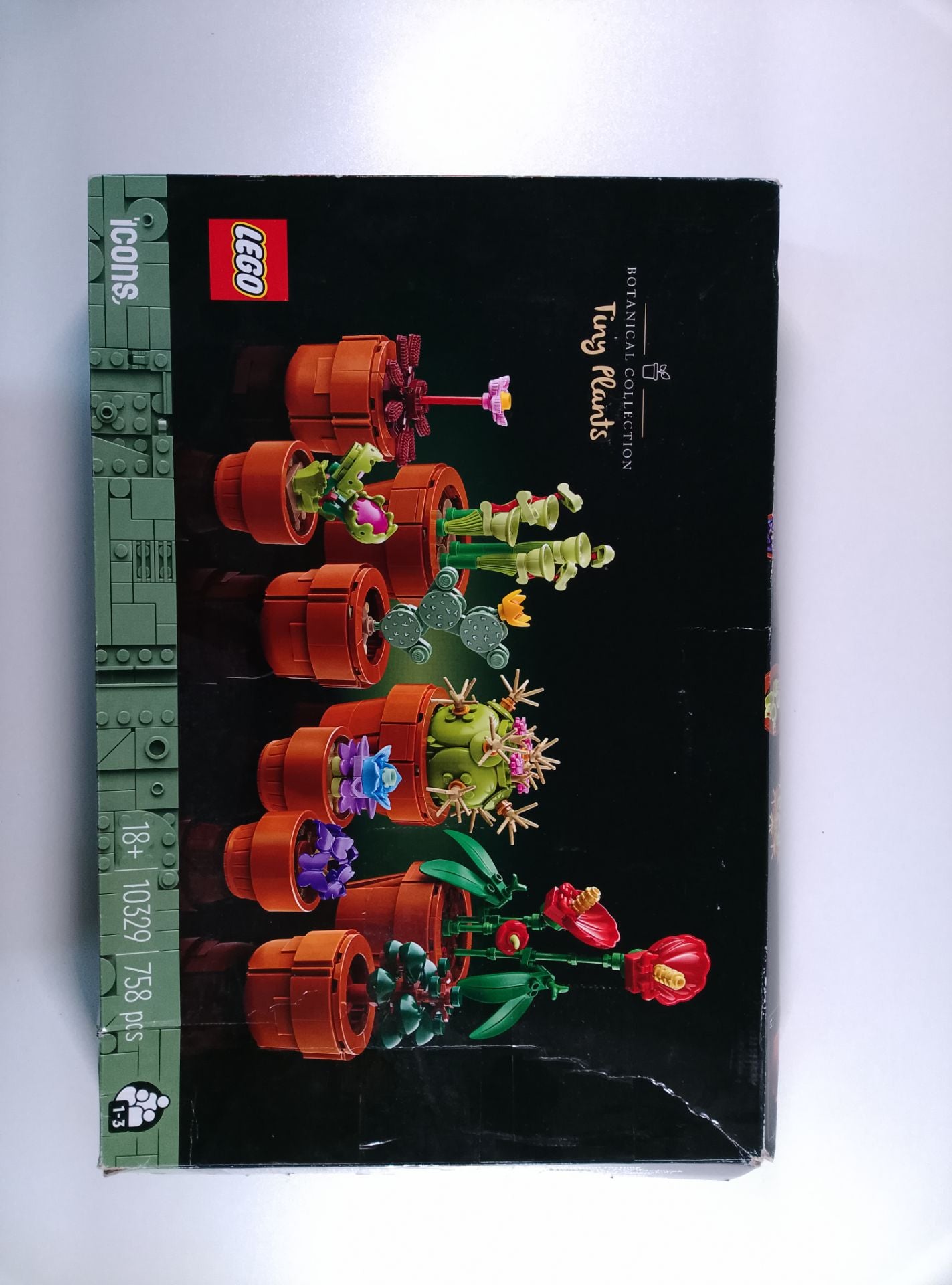 Lego 10329 - čelní pohled