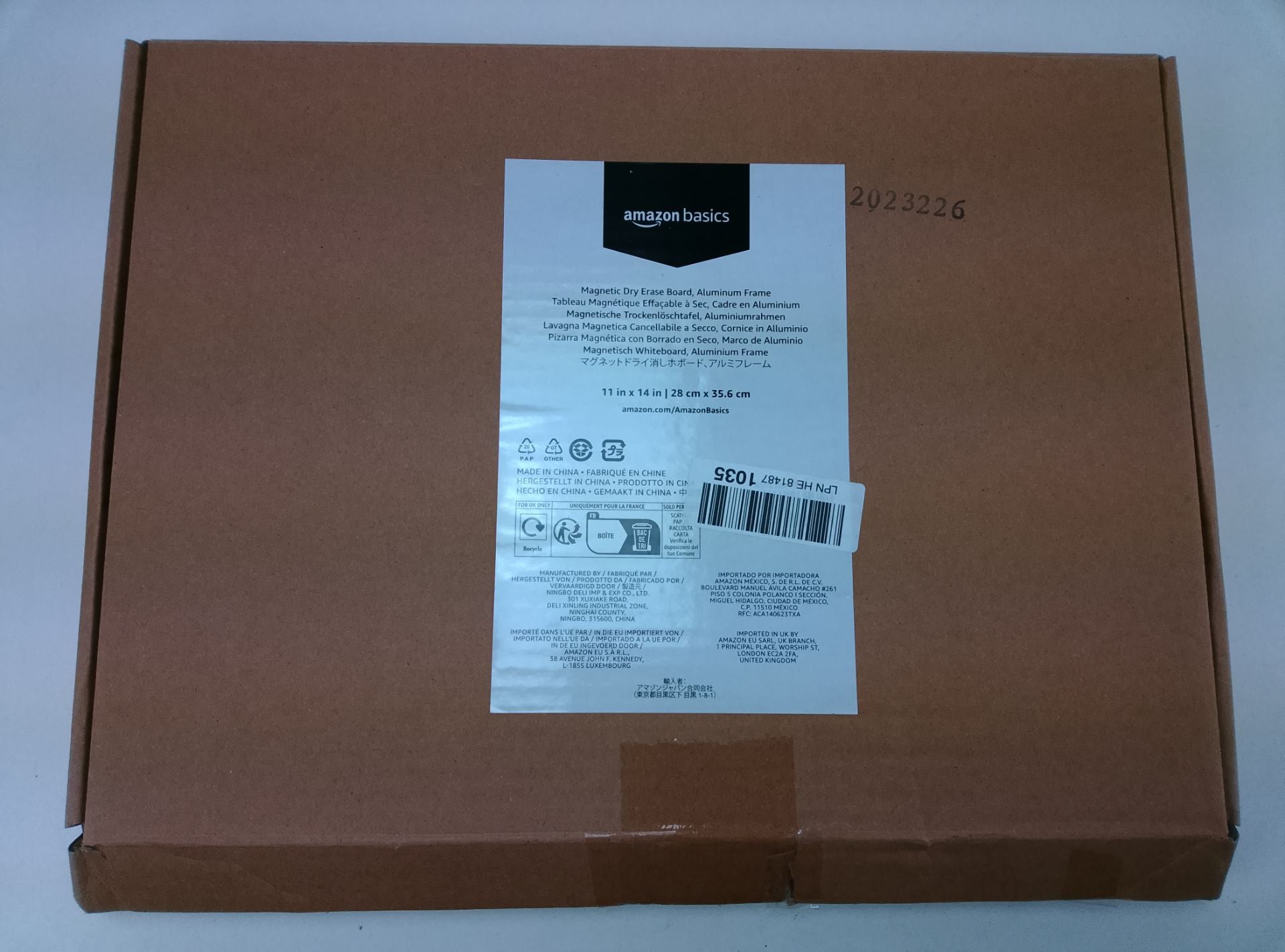 Amazon Basics Neznámý model - čelní pohled