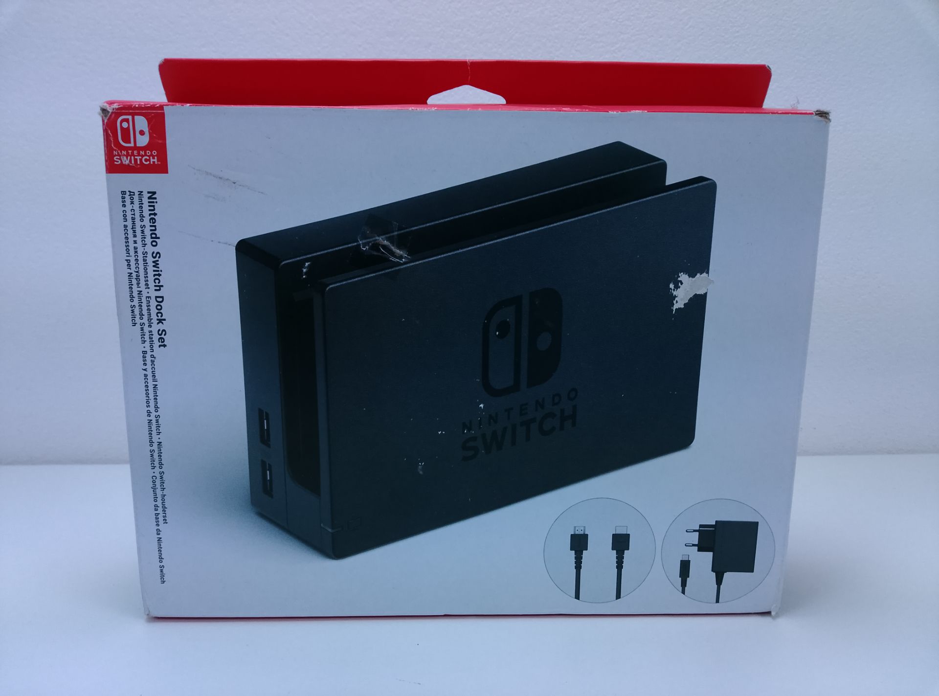 Nintendo Switch - čelní pohled