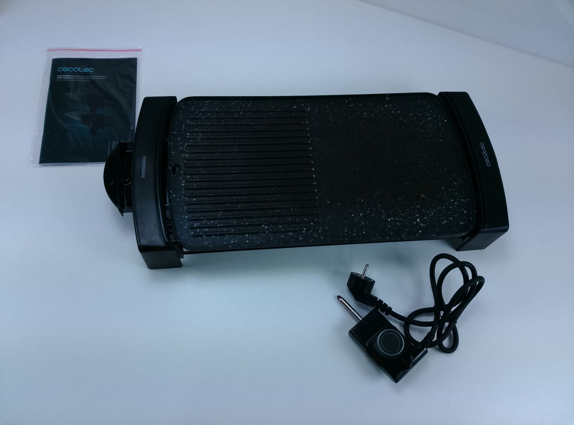 Cecotec Tasty&Grill 3000 Rockwater Mixgrill - pohled 3
