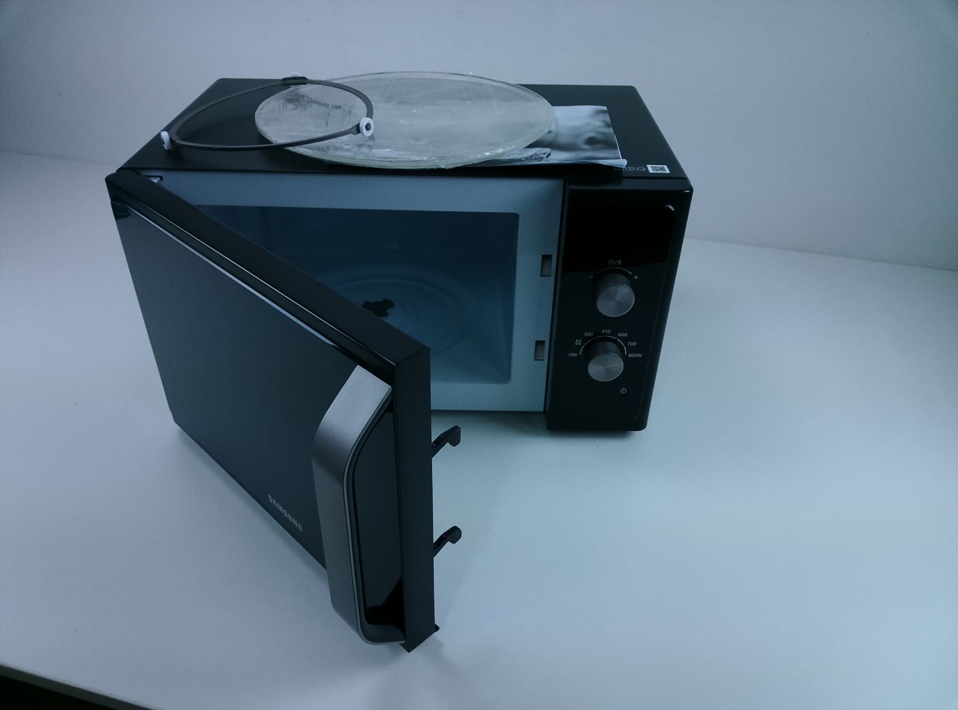 Samsung MS23F300EEN - pohled 4