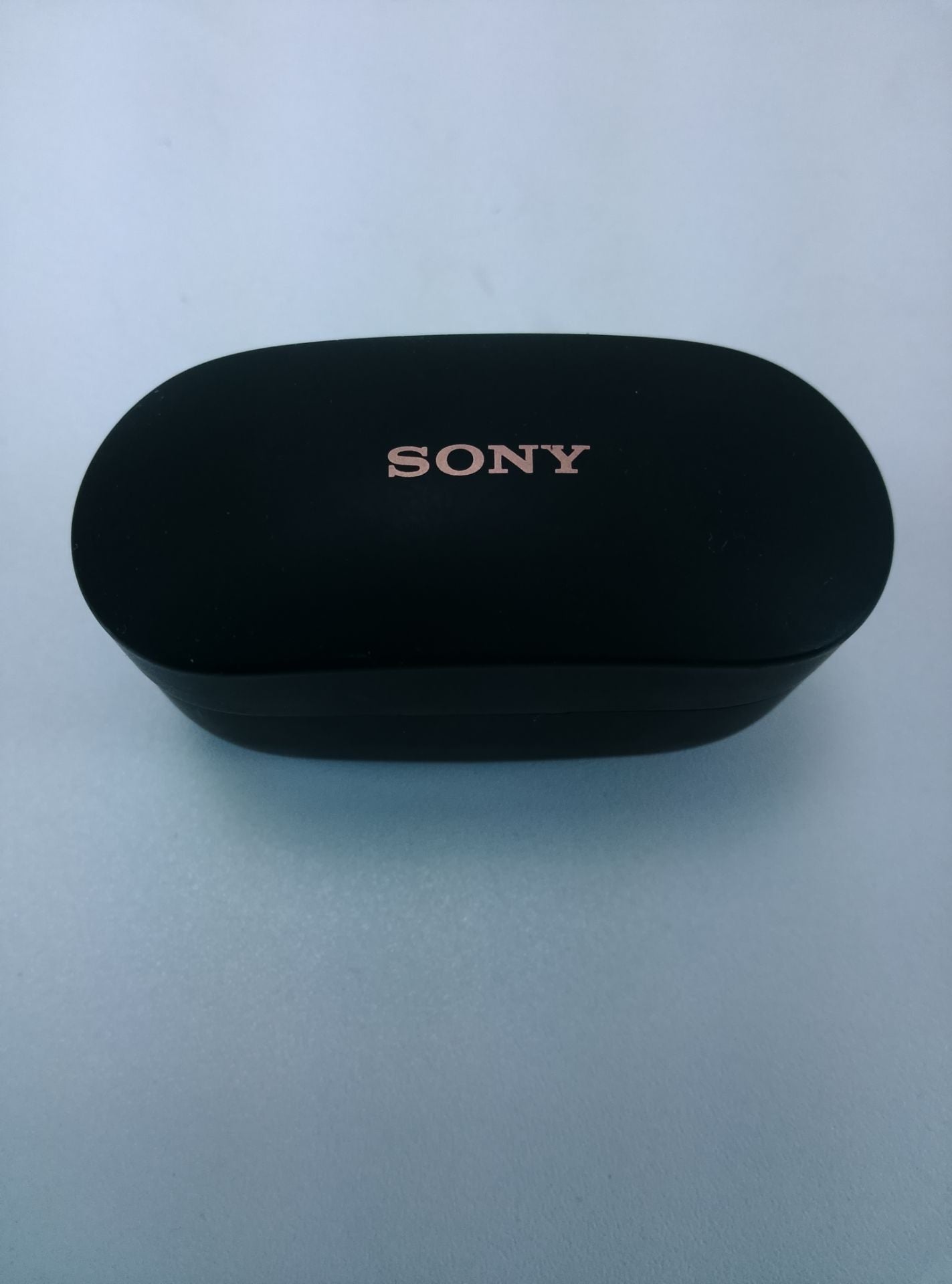Sony WF-1000XM4 - čelní pohled