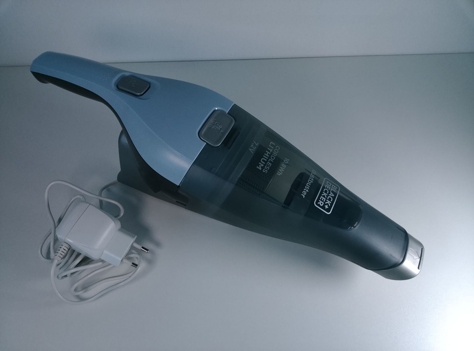 Black+Decker Dustbuster 7.2V - čelní pohled