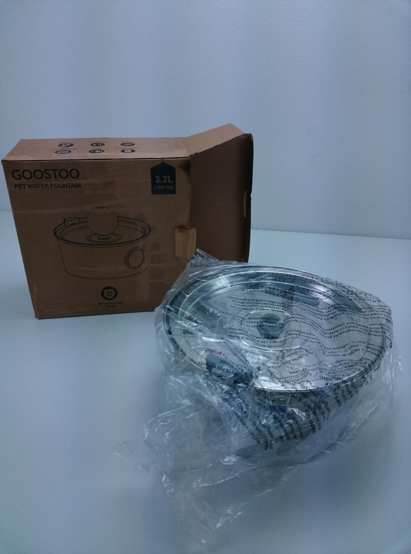 Goostoo Pet Water Fountain - čelní pohled