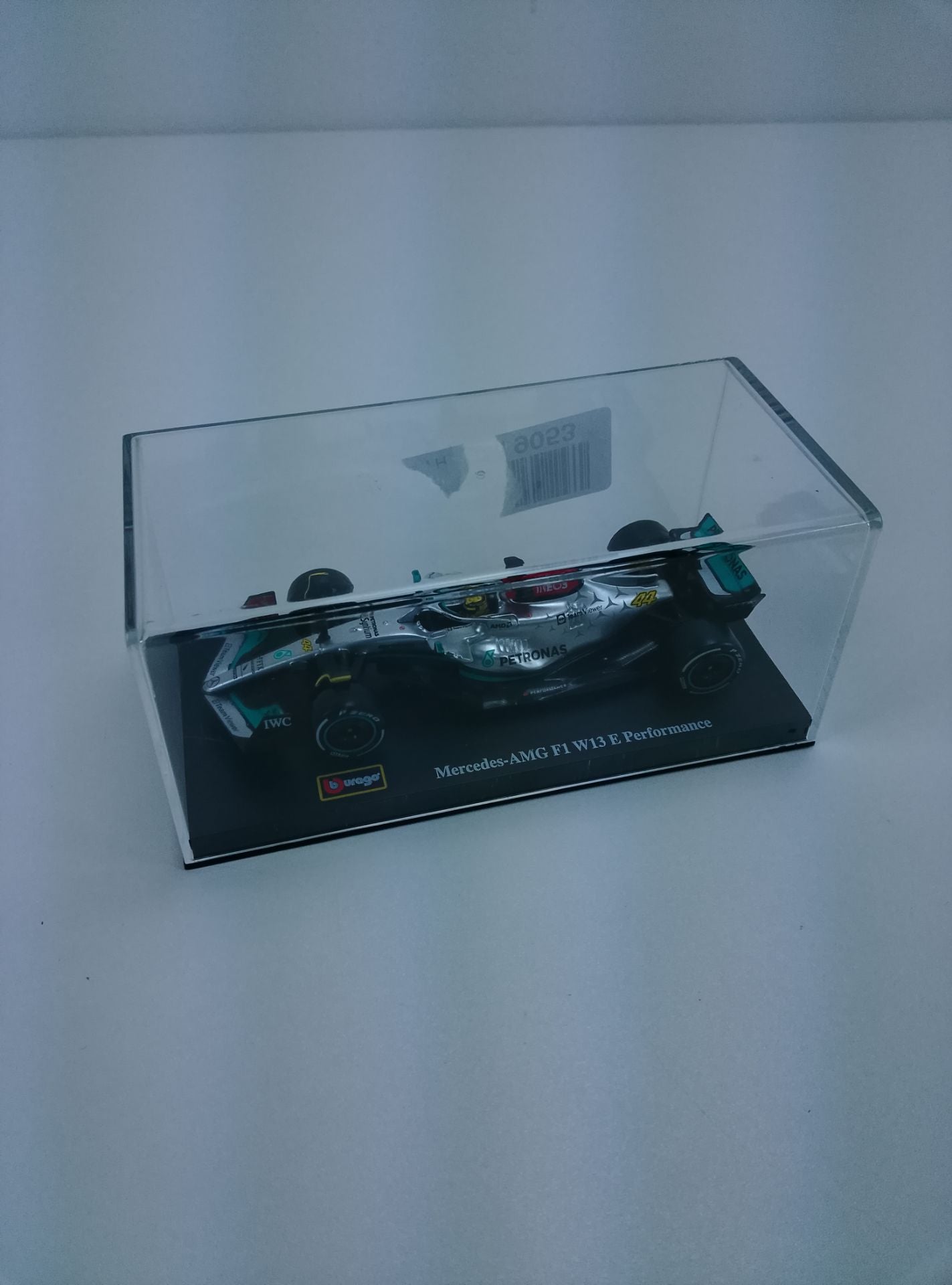 Mercedes-AMG F1 W13 E Performance - čelní pohled