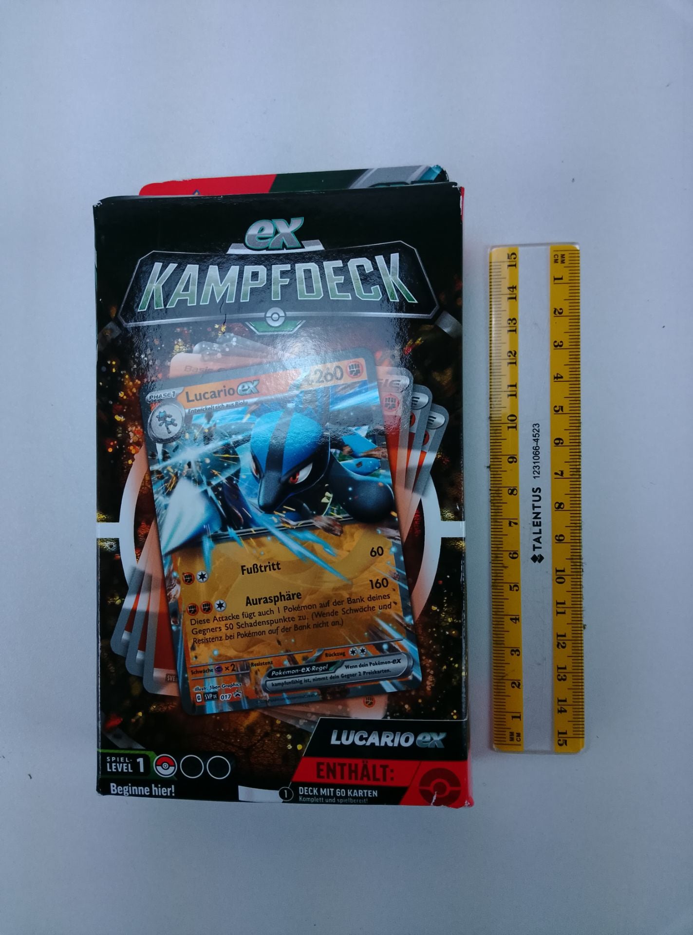 Pokémon Lucario-EX - čelní pohled