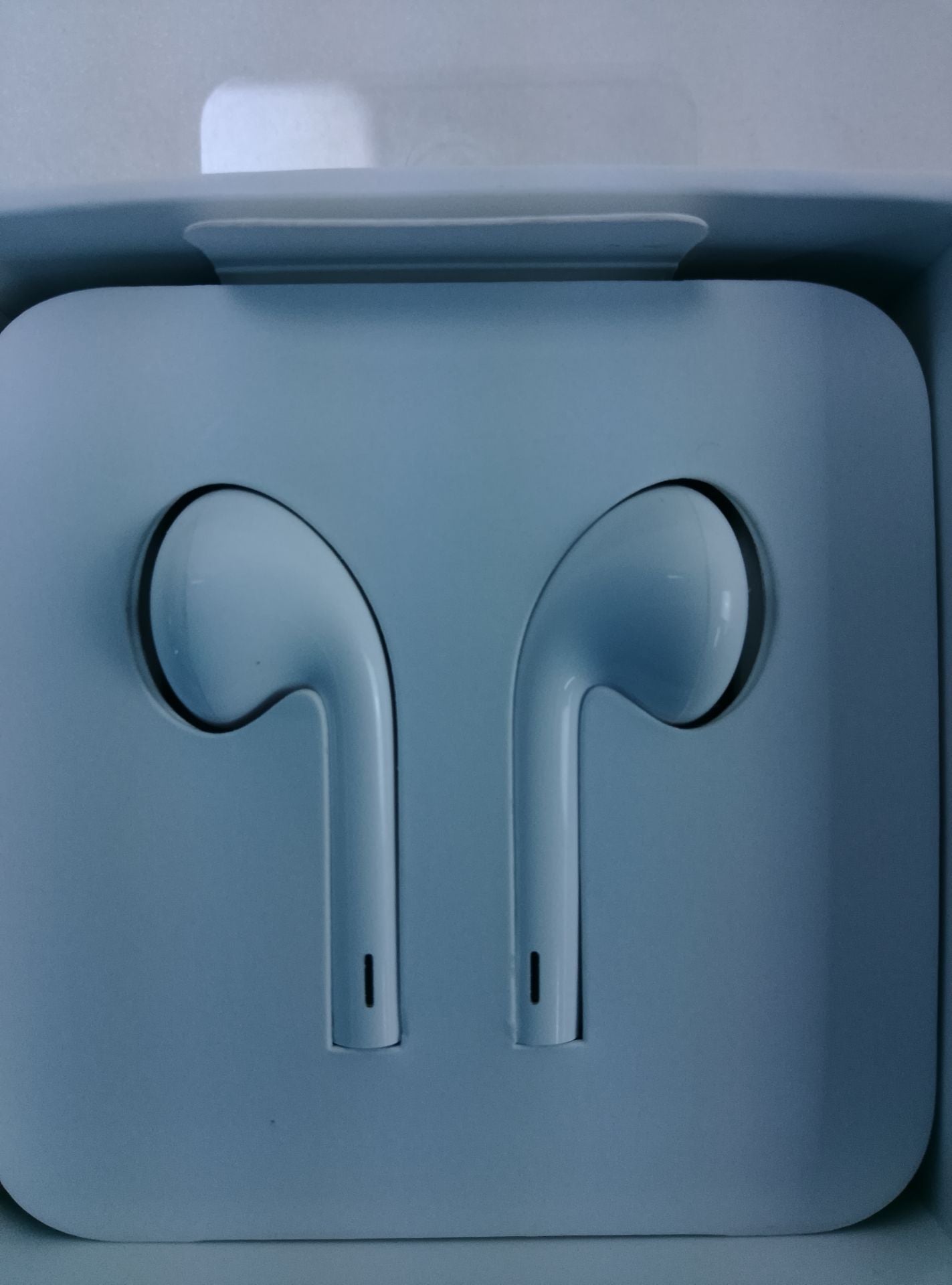 Apple EarPods - pohled 2
