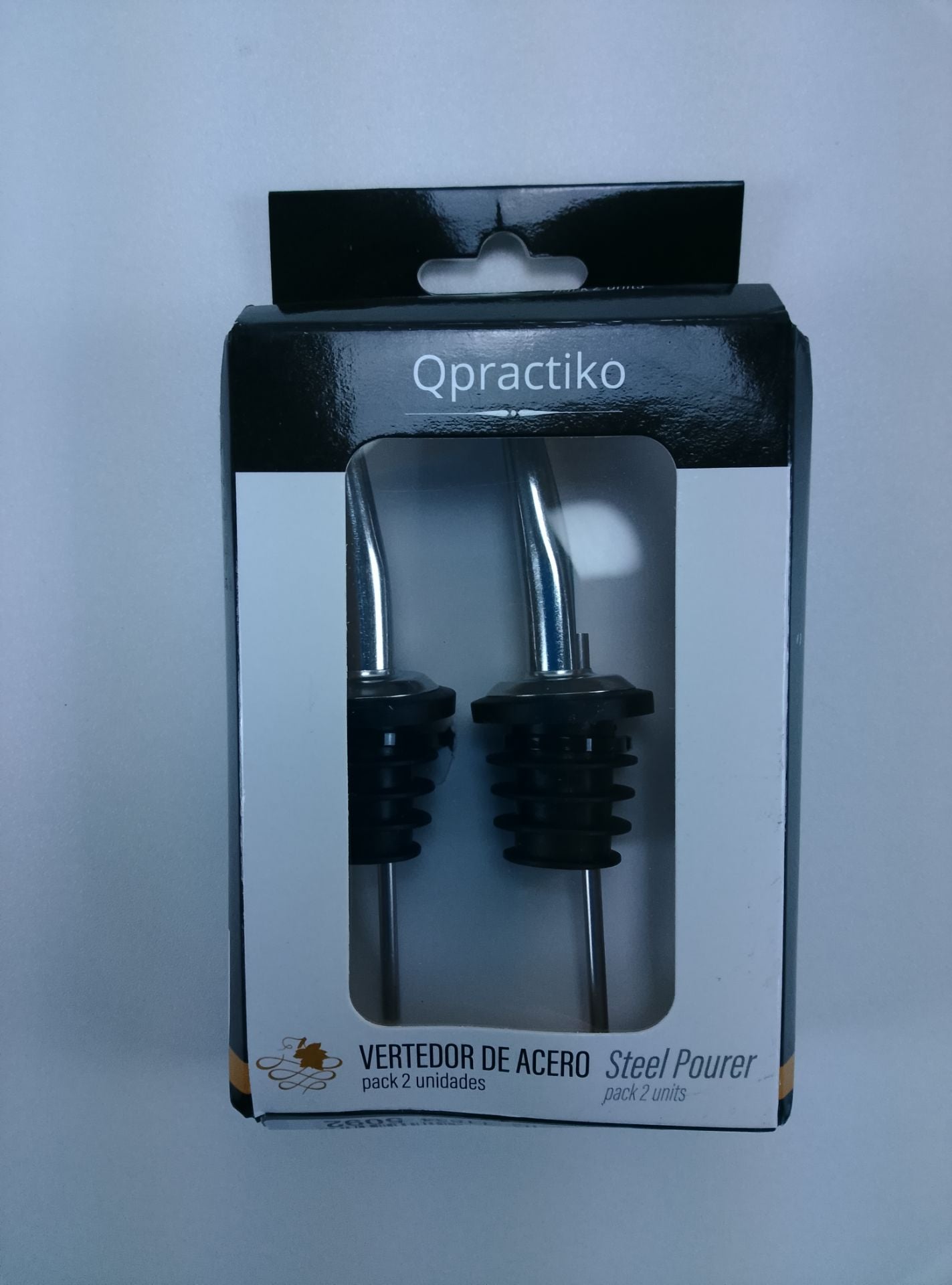 Qpractiko Steel Pourer - čelní pohled